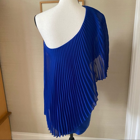 One shoulder dress - Picture 2 of 2